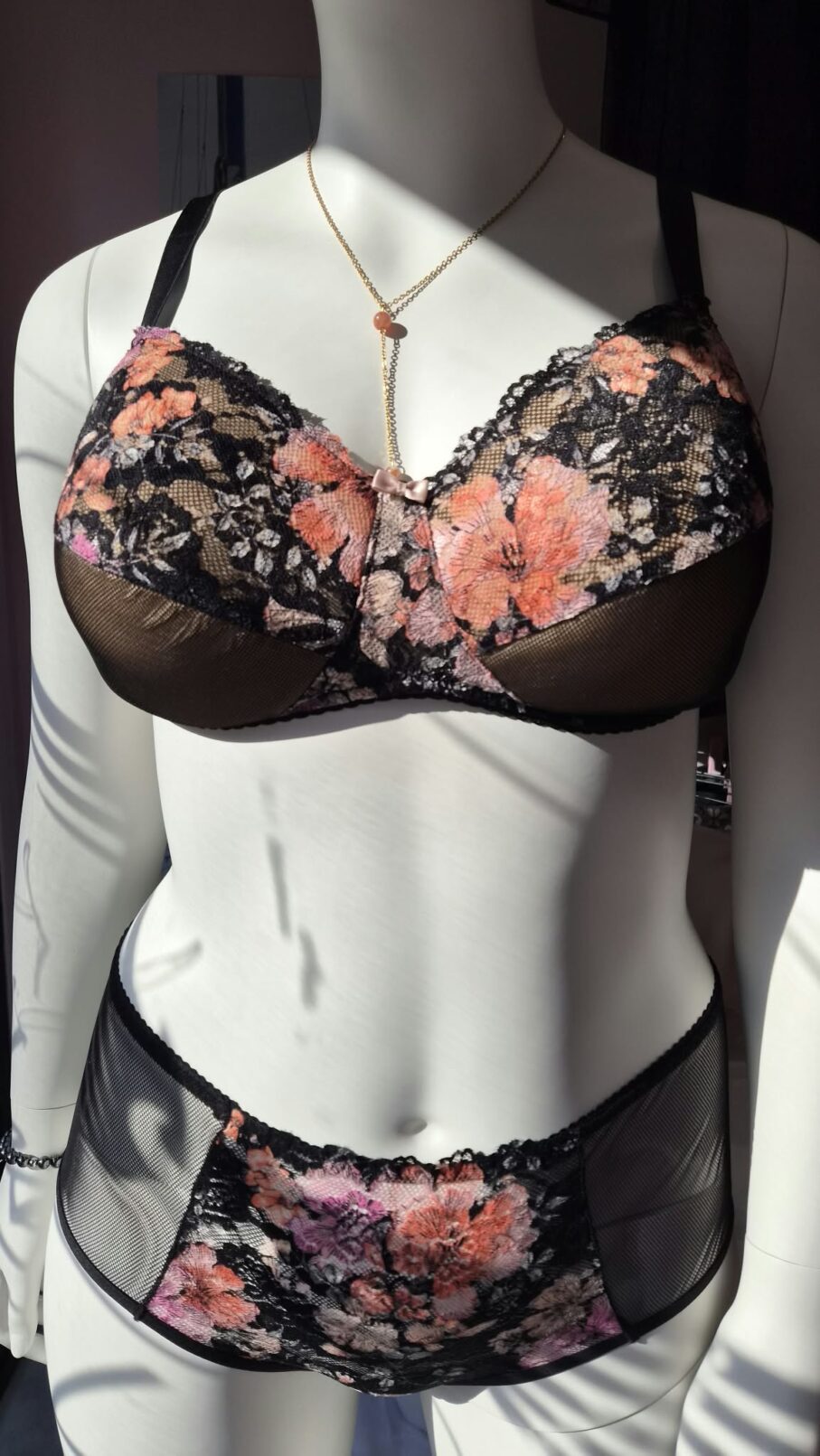 Soutien-gorge Padded Cornaline sans armatures en dentelle orange et rose